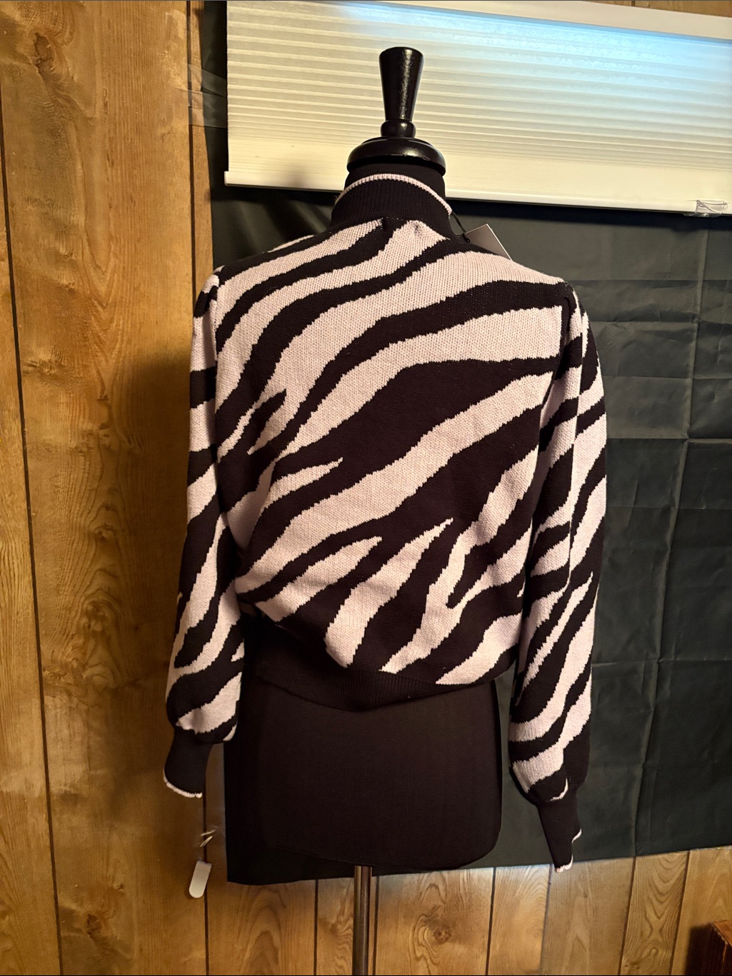 Nwt Black And Light Pink Zebra Print Women’s Sweater By Who What Wear — image 5 of 8